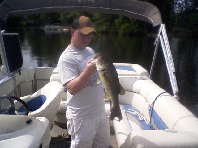 Lunker Largemouth near Mineral